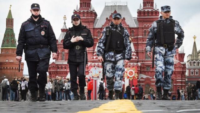 Rusija u soku ukrajinske porno gimnasticarke pretukle policiju u moskvi.jpg