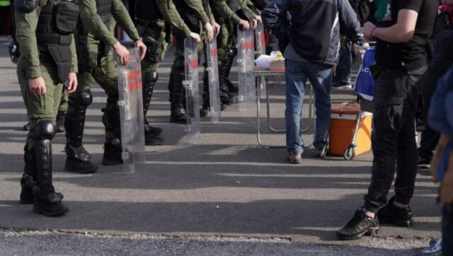 POLJSKI-HULIGANI-DIVLJALI-U-CENTRU-BEOGRADA-Policija-hapsi-pred-Zvezdin.jpg Poljski huligani divljali u centru beograda policija hapsi pred zvezdin.jpg