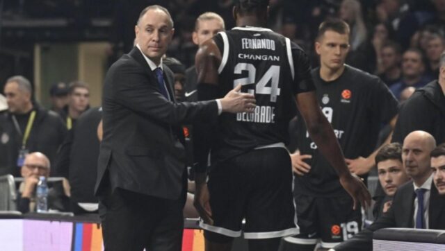 PARTIZAN-BEZ-TROJICE-U-VECITOM-DERBIJU-Ocokoljic-Moj-najveci-problem.j.jpeg PARTIZAN BEZ TROJICE U VECITOM DERBIJU Ocokoljic Moj najveci problem.j.jpeg
