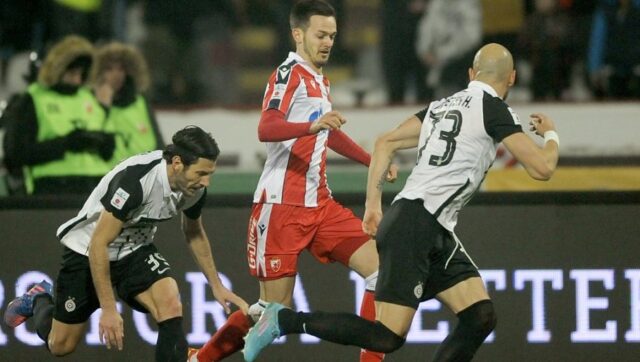 PROKLETSTVO CRNO BELOG DRESA Doneo Partizanu titulu u derbiju pa zavrsio.jpg