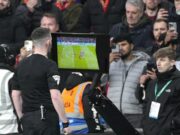 FIFA MENJA PRAVILA FUDBALA PRED MUNDIJAL? Nekima se neće svideti… A vama? Revolucionarna Promena Pravila Fudbala Sudije Ce Ubuduce Za Vreme Utakmice.jpg