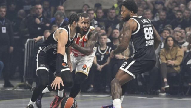 Bivsi-kosarkas-zestoko-opleo-po-kosarkasima-Partizana-i-Crvene-zvezde.j.jpeg Bivsi kosarkas zestoko opleo po kosarkasima Partizana i Crvene zvezde.j.jpeg