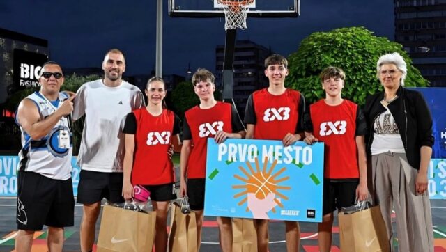 OGLASIO-SE-JEDAN-OD-NAJBOLJIH-Bulut-cestitao-basketasima-Srbije-osvajanje.jpg OGLASIO SE JEDAN OD NAJBOLJIH Bulut cestitao basketasima Srbije osvajanje.jpg