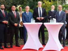 SREĆNO U TARANTU: Premijer Macut ispratio srpske sportiste na Mediteranske igre SRECNO U TARANTU Premijer Macut ispratio srpske sportiste na Mediteranske.jpg