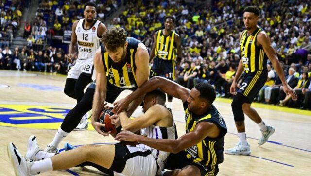 FENER-PREKINUO-POBEDNICKI-NIZ-OLIMPIJAKOSA-Guduric-na-visini-zadatka-bledo.jpg Fener Prekinuo Pobednicki Niz Olimpijakosa Guduric Na Visini Zadatka Bledo.jpg