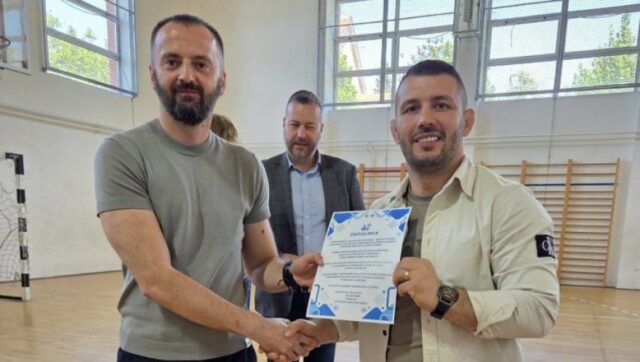 Poklonjena oprema lajkrsski savez srbije posetio os milena pavlovic barili.jpg