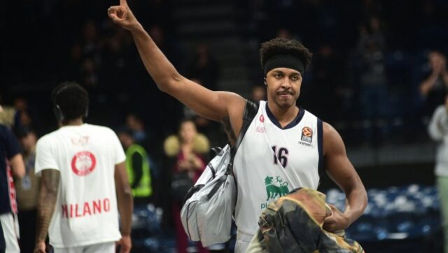 PARTIZAN-SPREMIO-KOSARKASKU-BOMBU-Zek-Ledej-blizu-povratka-medju-crno-bele.jpg PARTIZAN SPREMIO KOSARKASKU BOMBU Zek Ledej blizu povratka medju crno bele.jpg