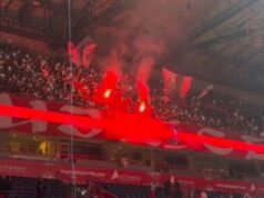 Bakljada uprkos porazu: Delije pružile podršku treneru i igračima, pogledajte scene iz Arene (FOTO) Bakljada uprkos porazu Delije pruzile podrsku treneru i igracima pogledajte.jpg