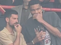 Novak Đoković gledao u neverici! Najveća zvezda isključena, pokazivao sudijama „novac“ i vikao Novak DJokovic gledao u neverici Najveca zvezda iskljucena pokazivao sudijama.jpg