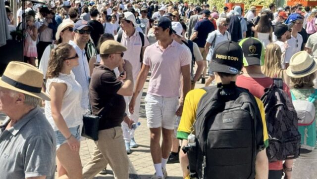 FESTIVALSKA-ATMOSFERA-NA-ROLAN-GAROSU-Vrucinu-gase-pivom-sladoledom-sampanjcem.jpg FESTIVALSKA ATMOSFERA NA ROLAN GAROSU Vrucinu gase pivom sladoledom sampanjcem.jpg