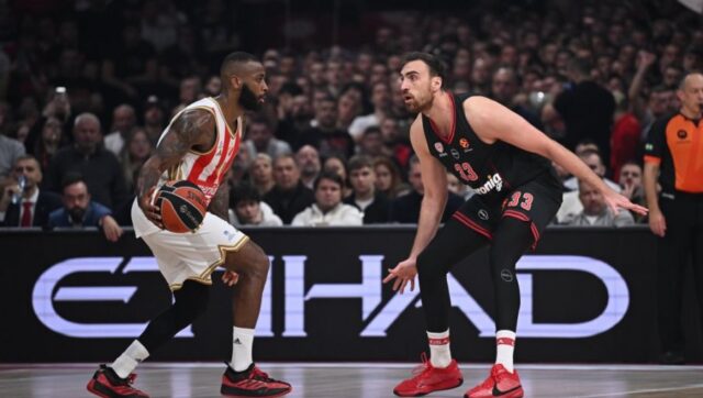 Poklonili se ljubimcu navijaca Kosarkas crveno belih izabran u najbolju petorku.jpg