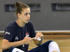 UVEK NAPADAMO MEDALJU: Trofejna blokerka Mina Popović priključila se odbojkašicama na pripremama za Evropsko prvenstvo UVEK NAPADAMO MEDALJU Trofejna blokerka Mina Popovic prikljucila se odbojkasicama.jpg