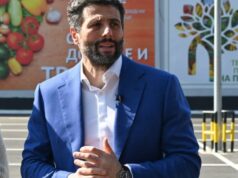 ŠAPIĆ UZ RADANOVIĆA: Gradonačelnik Beograda pojačao stručni štab vaterpolista Novog Beograda protiv Primorca SAPIC UZ RADANOVICA Gradonacelnik Beograda pojacao strucni stab vaterpolista Novog.jpg