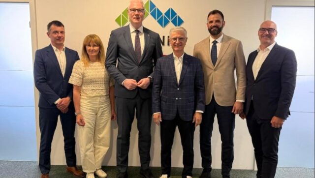 RADNA-POSETA-SLOVENIJI-Predsednik-i-generalni-sekretar-Olimpijskog-komiteta-Srbije.jpg RADNA POSETA SLOVENIJI Predsednik i generalni sekretar Olimpijskog komiteta Srbije.jpg