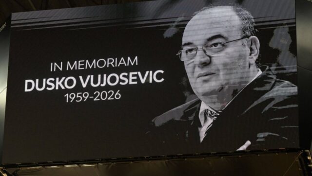 ODLAZAK KOSARKASKOG MADJIONICARA Komemoracija i sahrana Duska Vujosevica u Beogradu.jpg