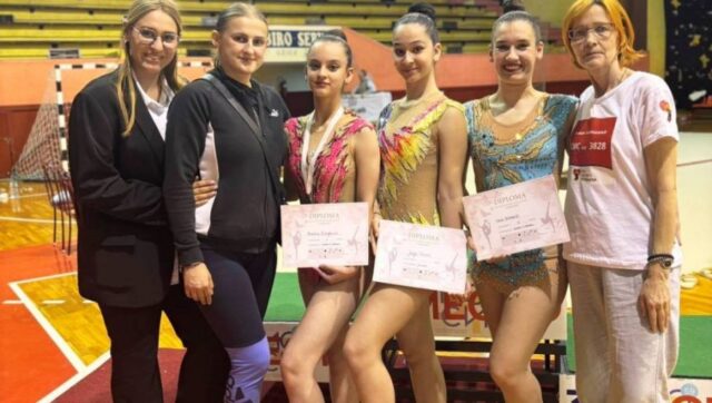Za Paracinke sest medalja Ritmicke gimnasticarke na „Papilon kupu FOTO.jpg