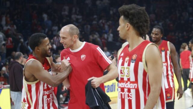 Jadnik-Legendarni-trener-zatecen-nakon-katastrofalne-partije-kosarkasa-Crvene-zvezde.jpg Jadnik Legendarni trener zatecen nakon katastrofalne partije kosarkasa Crvene zvezde.jpg