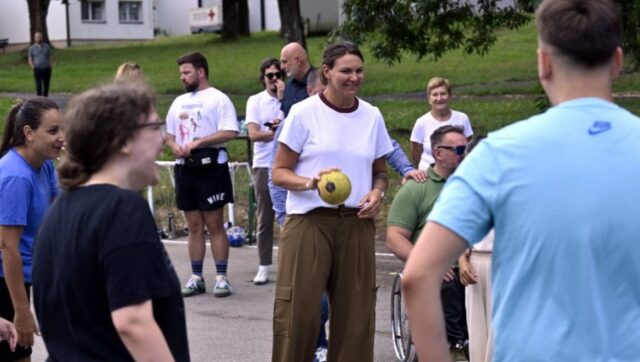PREDVODJENI-DRAGANOM-CVIJIC-Heroji-Beogradskog-maratona-posetili-ucesnike-rehabilitaciono-rekreativn.jpg PREDVODJENI DRAGANOM CVIJIC Heroji Beogradskog maratona posetili ucesnike rehabilitaciono rekreativn.jpg